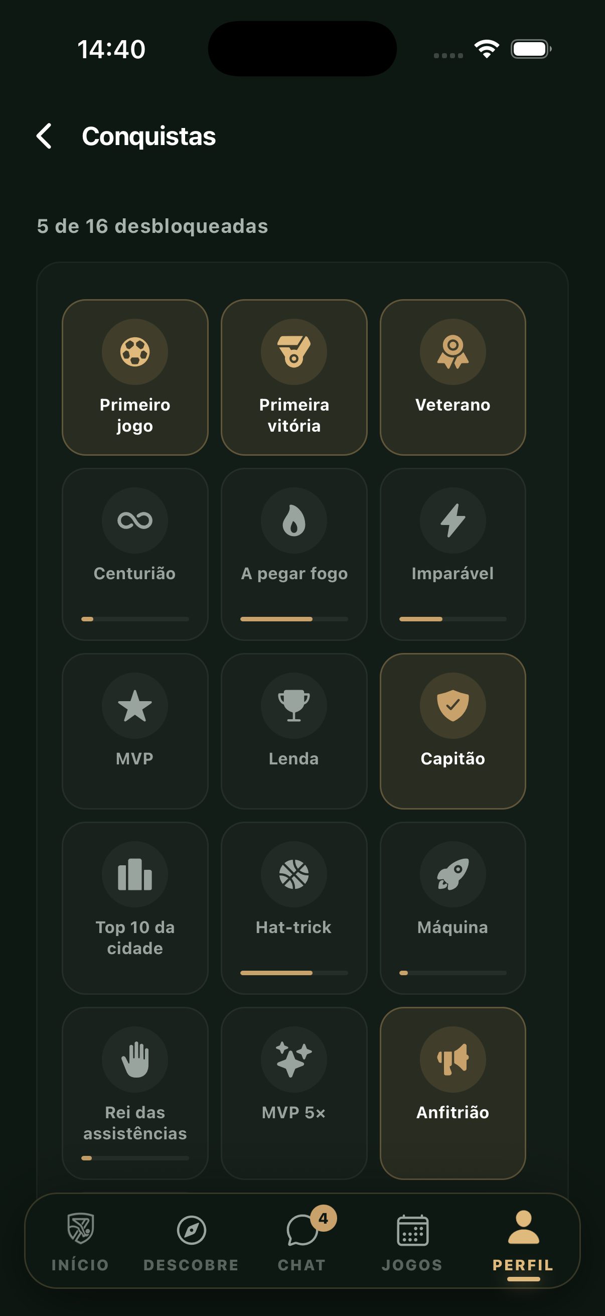 Grelha de conquistas da app, com primeiro jogo, primeira vitória, veterano, capitão e mais